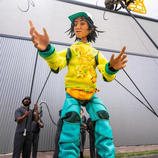 Spectacular Zee And The City Puppet